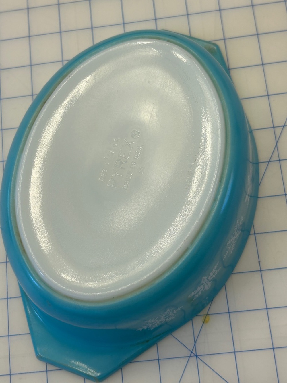 Pyrex Snowflakes - Picture 4 of 4